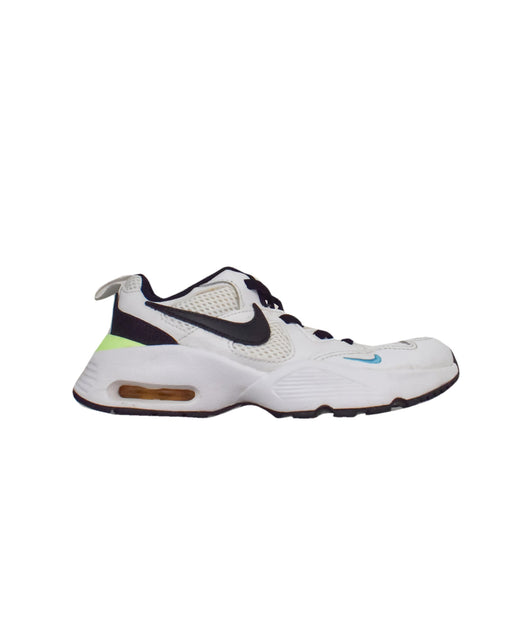 A White Sneakers from Nike in size 6T for boy. (Front View)