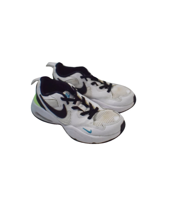 A White Sneakers from Nike in size 6T for boy. (Back View)