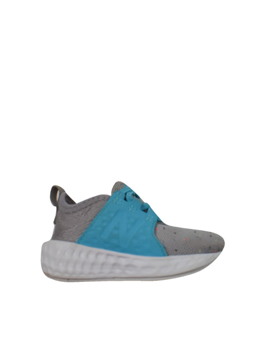 A Blue Sneakers from New Balance in size 12-18M for neutral. (Front View)