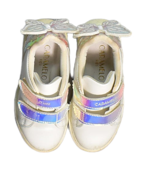 A White Sneakers from Caramelo Kids in size 4T for girl. (Back View)