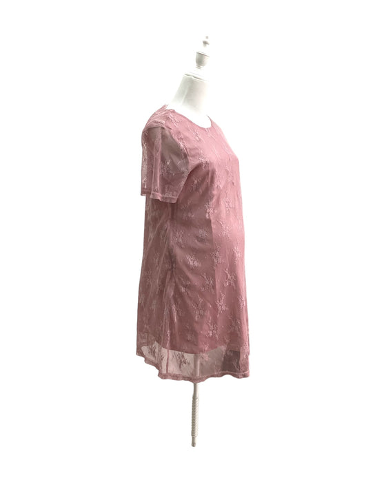 A Pink Short Sleeve Dresses from Spring in size M for maternity. (Front View)