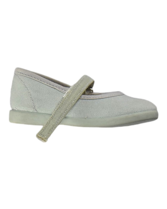 A Grey Flats from Batilas in size 12-18M for girl. (Front View)