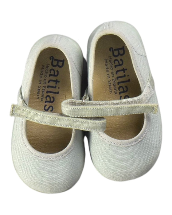 A Grey Flats from Batilas in size 12-18M for girl. (Back View)