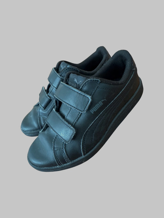 A Black Sneakers from Puma in size 7Y for neutral. (Back View)