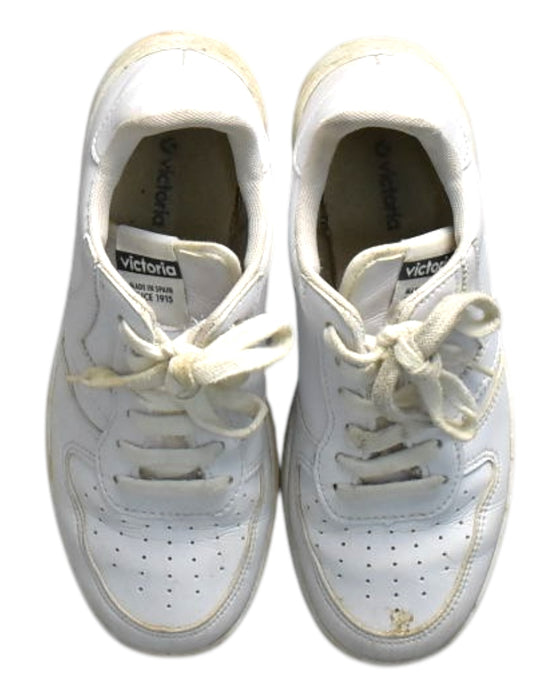 A White Sneakers from Victoria in size 12Y for neutral. (Back View)