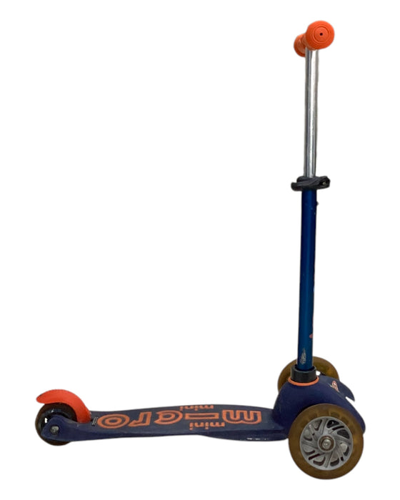 A Blue Scooters Rollerblades & Skateboards from Micro Scooters in size O/S for neutral. (Back View)