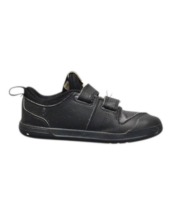 A Black Sneakers from Nike in size 4T for neutral. (Front View)