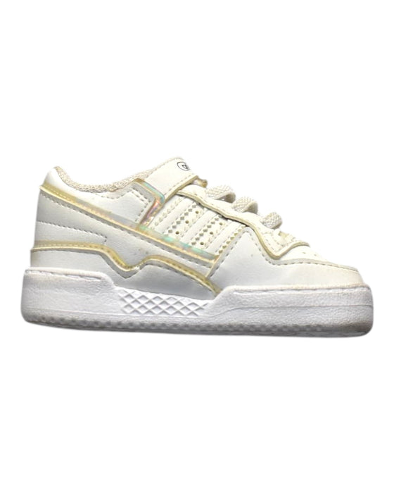 A White Sneakers from Adidas in size 12-18M for girl. (Front View)
