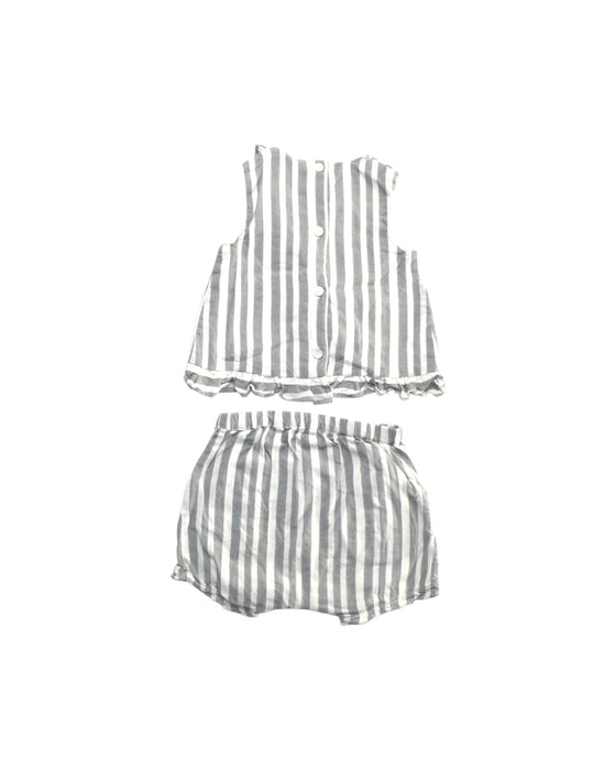 A Grey Shorts Sets from Chateau de Sable in size 0-3M for girl. (Back View)