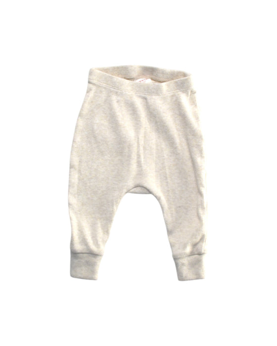 A Ivory Sweatpants from Seed in size 0-3M for girl. (Front View)