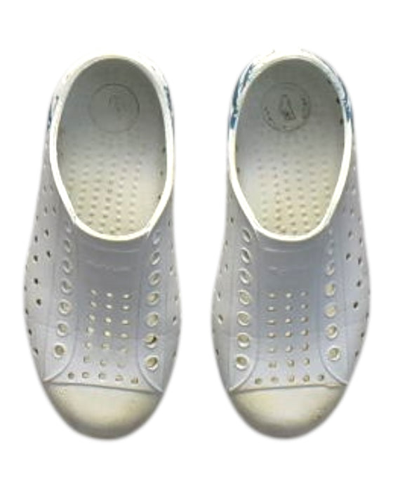 A White Sneakers from Native Shoes in size 5T for boy. (Back View)