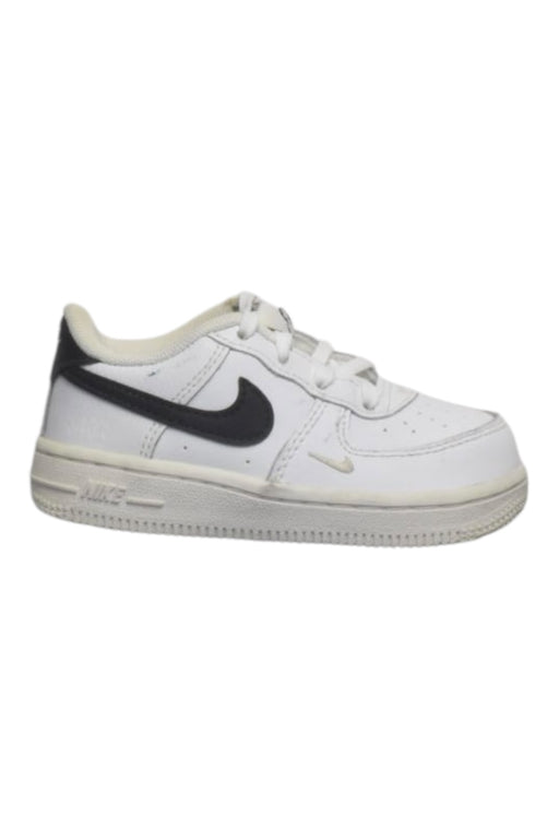 A White Sneakers from Nike in size 18-24M for boy. (Front View)