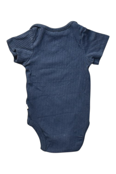 A Navy Short Sleeve Bodysuits from Mori in size Newborn for boy. (Back View)