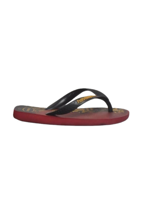 A Red Flip Flops from Havaianas in size 7Y for boy. (Front View)