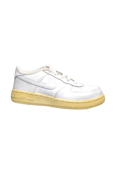 A White Sneakers from Nike in size 4T for boy. (Front View)