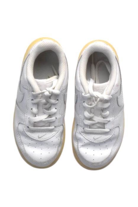 A White Sneakers from Nike in size 4T for boy. (Back View)