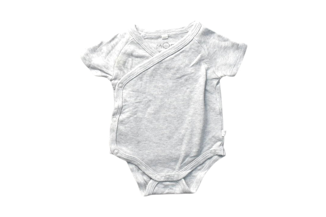 A Grey Short Sleeve Bodysuits from Mori in size 0-3M for boy. (Front View)