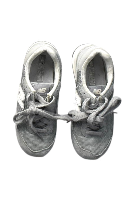 A Grey Sneakers from New Balance in size 3T for boy. (Back View)