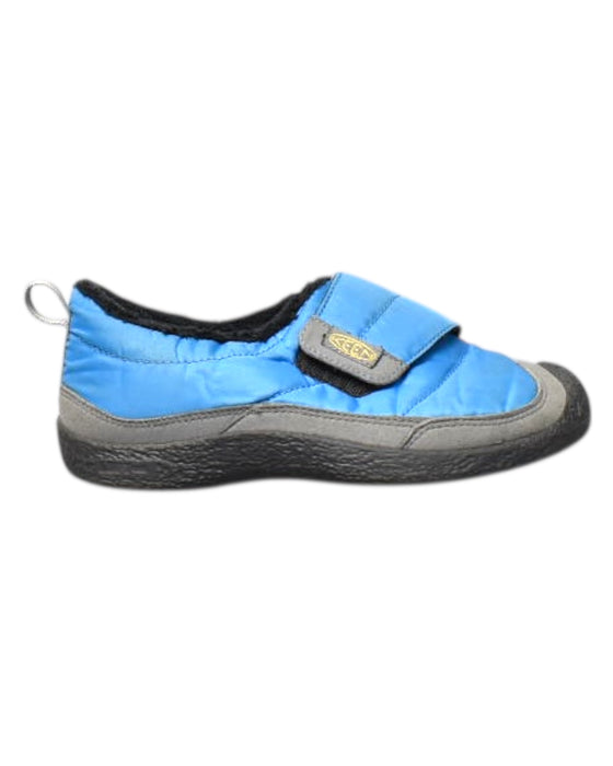 A Blue Casual Boots from Keen in size 9Y for boy. (Front View)