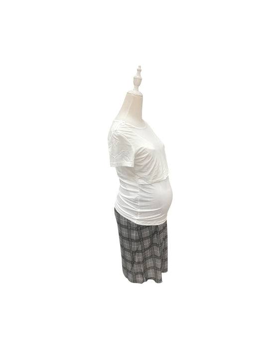 A White Short Sleeve Dresses from Mothercot in size Maternity-S for maternity. (Back View)