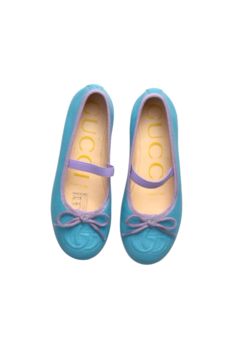 A Blue Flats from Gucci in size 6T for girl. (Back View)