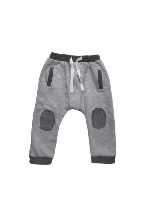 A Grey Sweatpants from Yellowsub in size 6-12M for boy. (Front View)