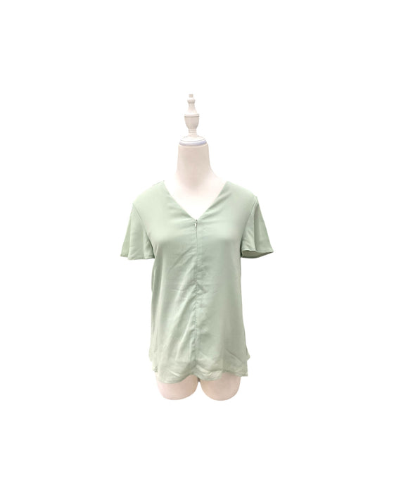 A Green Short Sleeve Tops from Dear in size Maternity-S for maternity. (Front View)