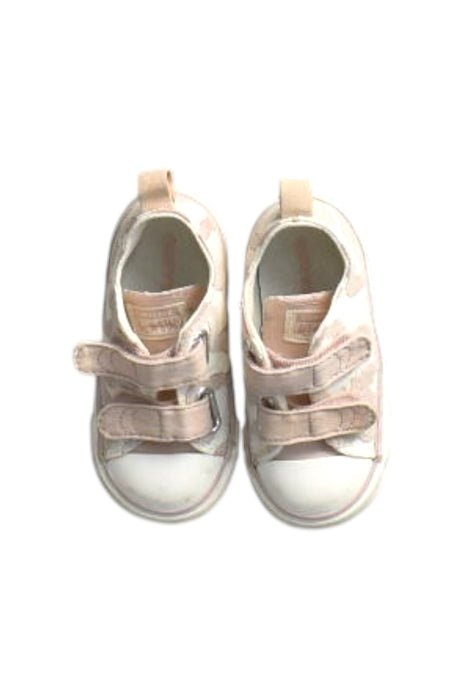 A  Sneakers from Converse in size 18-24M for girl. (Back View)