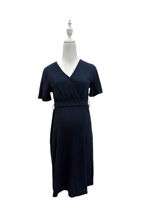 A Black Short Sleeve Dresses from Dear in size Maternity-S for maternity. (Back View)