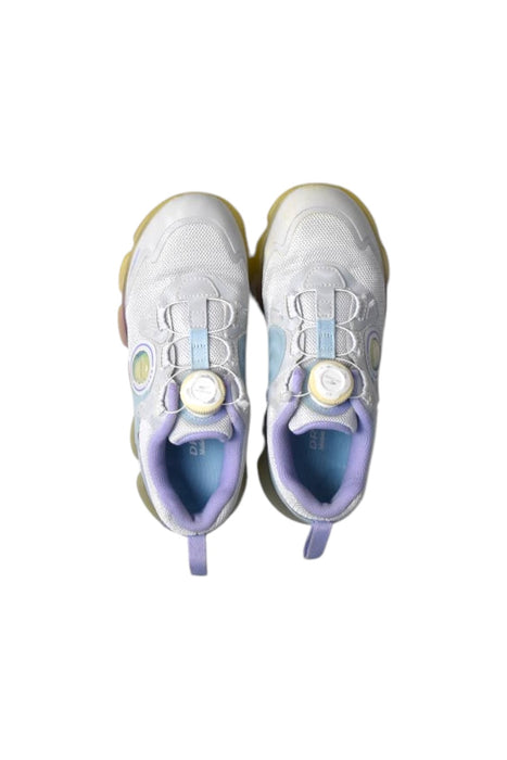 A White Sneakers from Dr. Kong in size 7Y for girl. (Back View)