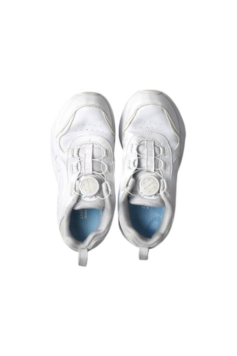 A White Sneakers from Dr. Kong in size 7Y for neutral. (Back View)