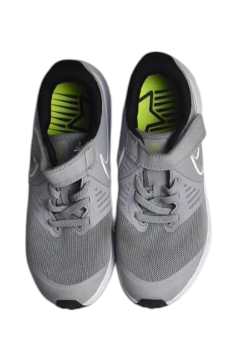 A Grey Sneakers from Nike in size 6T for neutral. (Back View)