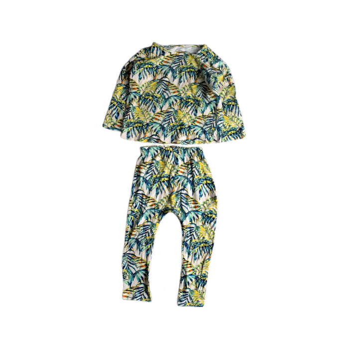 A Green Pants Sets from Hunter + Boo in size 2T for boy. (Front View)