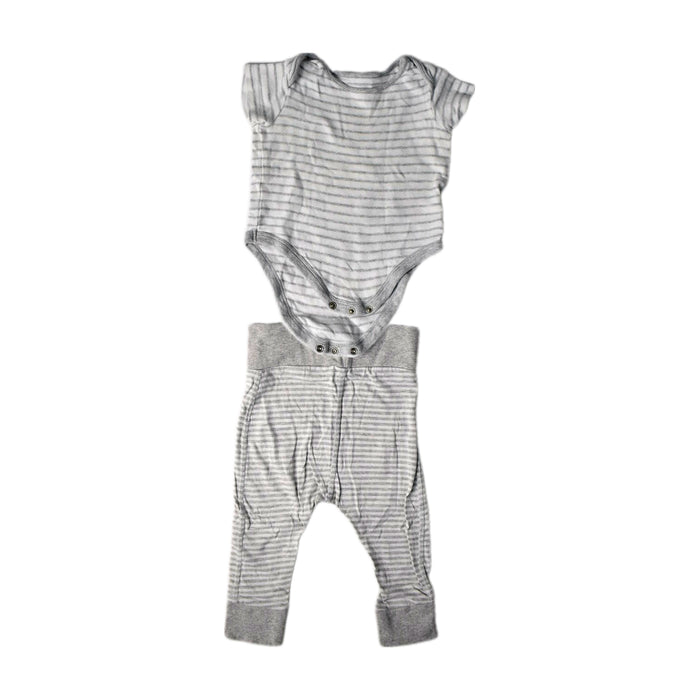 A Grey Short Sleeve Bodysuits from Mothercare in size 6-12M for neutral. (Front View)