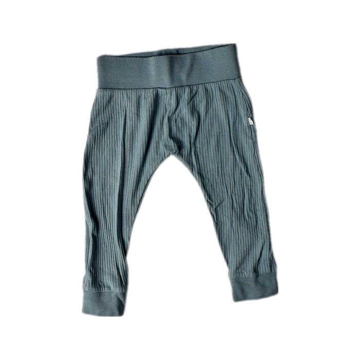 A Grey Casual Pants from Mori in size 6-12M for girl. (Front View)