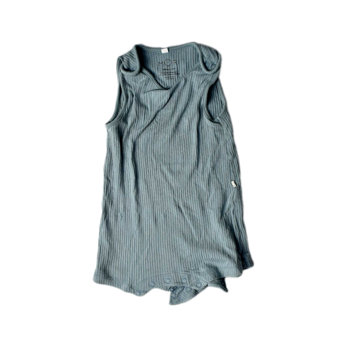 A Blue Sleeveless Rompers from Mori in size 6-12M for girl. (Front View)