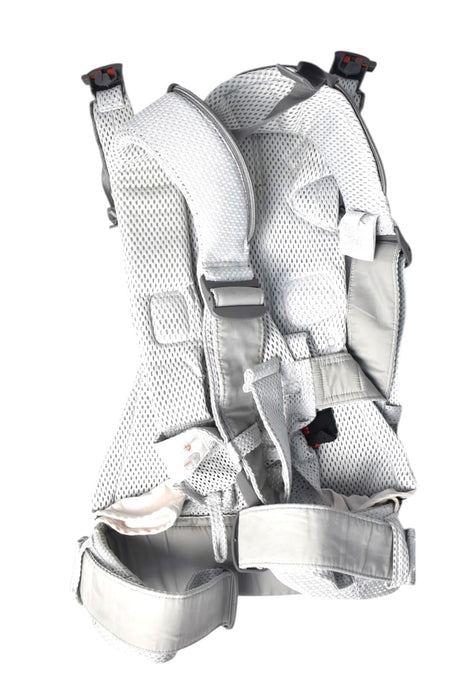 A Silver Baby Carriers from BabyBjorn in size 6-12M for neutral. (Back View)