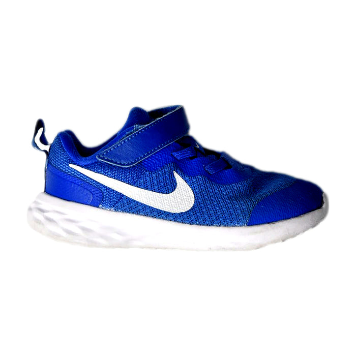 A Blue Sneakers from Nike in size 4T for boy. (Front View)