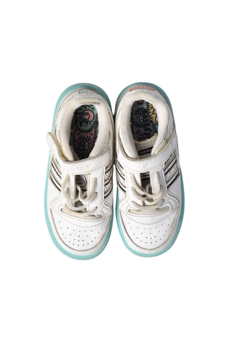 A White Sneakers from Adidas in size 3T for neutral. (Back View)