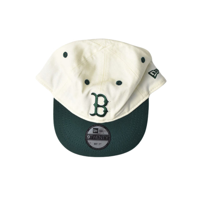 A White Caps from New Era in size 2T for boy. (Front View)