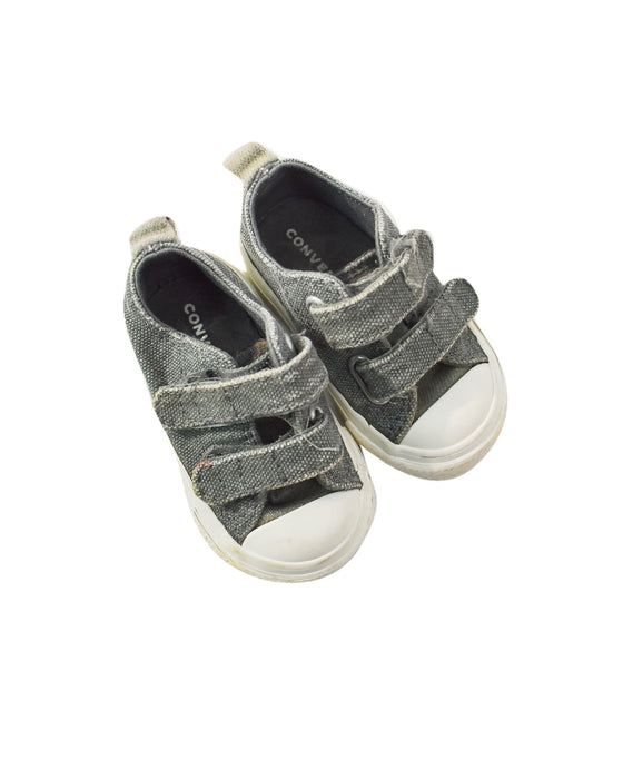 A Green Sneakers from Converse in size  for girl. (Back View)