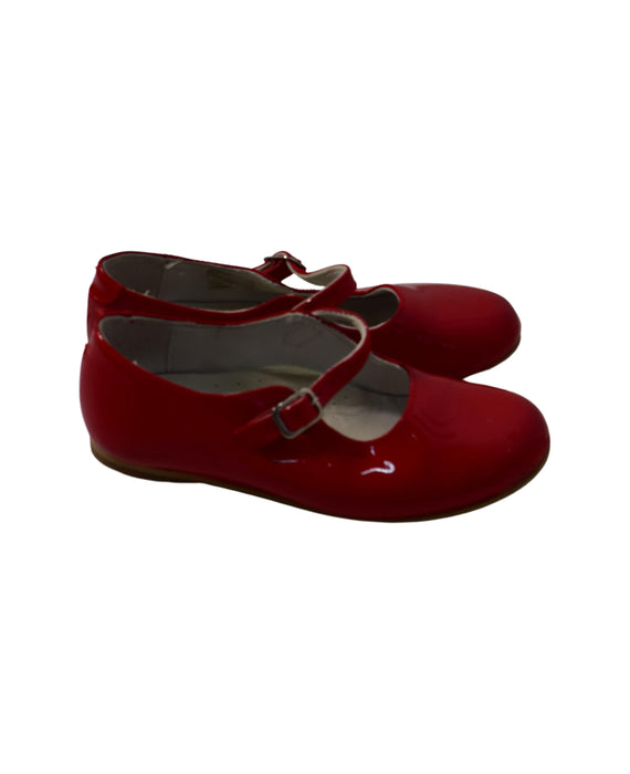 A Red Flats from La Coqueta in size 6T for girl. (Back View)