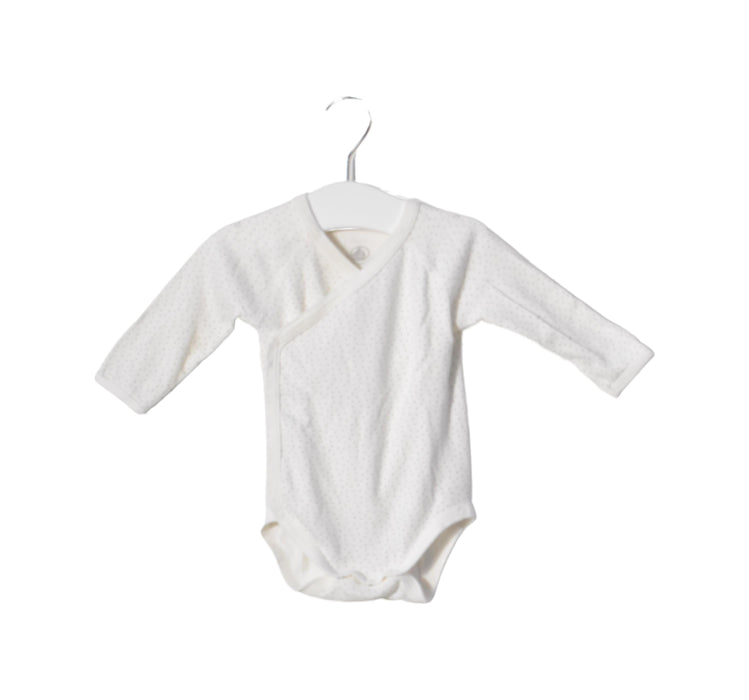A White Long Sleeve Bodysuits from Petit Bateau in size 3-6M for neutral. (Front View)