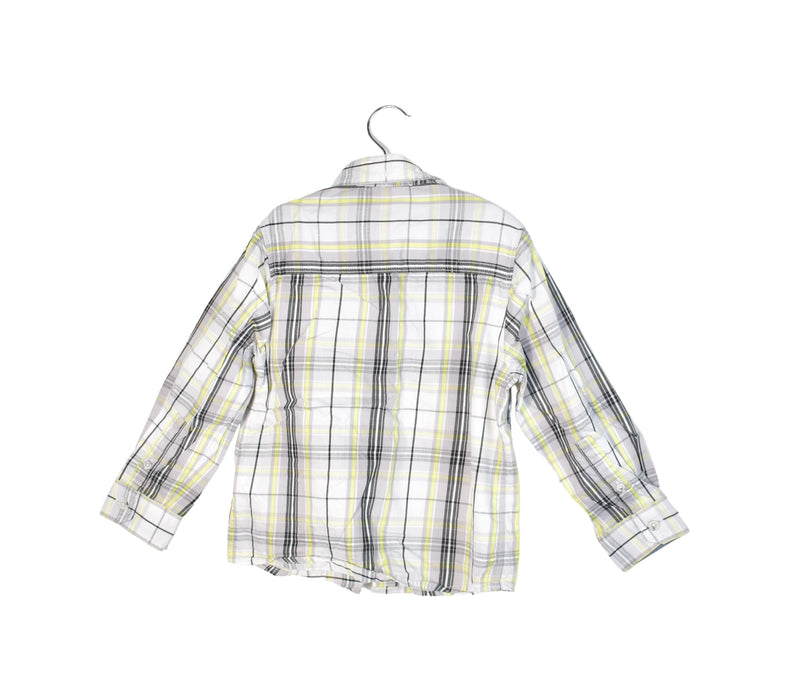 A White Shirts from Timberland in size 4T for boy. (Back View)