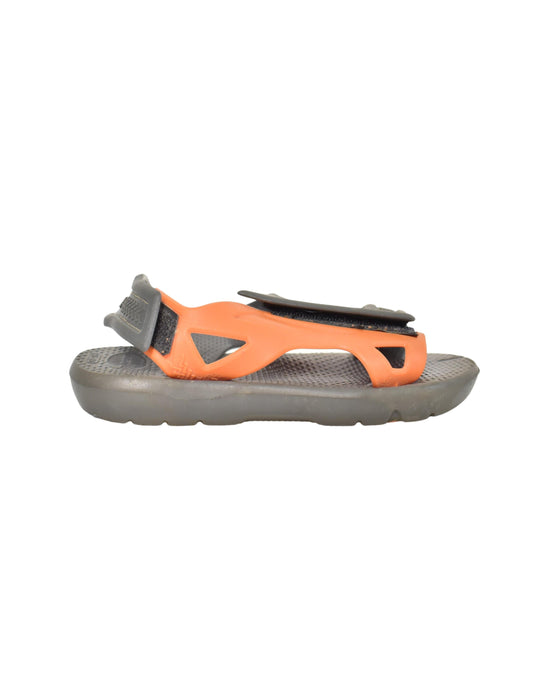 A Orange Sandals from Havaianas in size 5T for boy. (Back View)