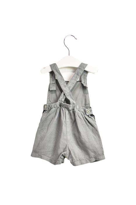 A Grey Overall Shorts from Il Gufo in size 6-12M for boy. (Back View)