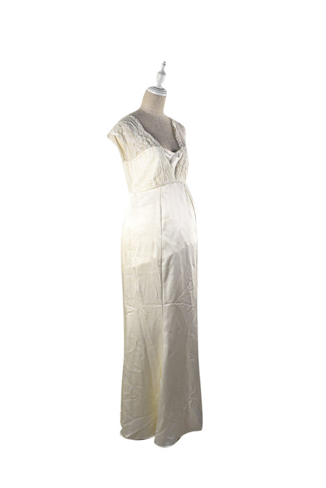 A Ivory Short Sleeve Dresses from Tiffany Rose in size S for maternity. (Front View)