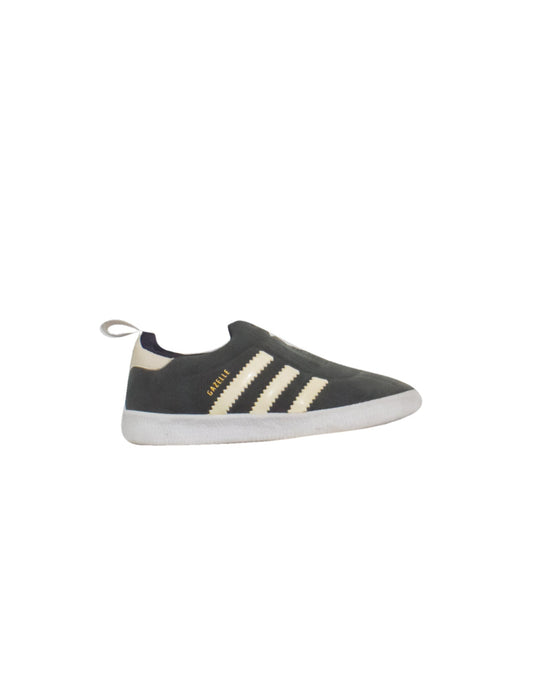 A Grey Sneakers from Adidas in size 3T for boy. (Front View)