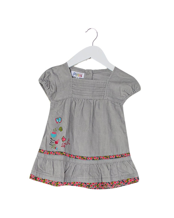 A Grey Short Sleeve Dresses from Petits in size 3-6M for girl. (Front View)
