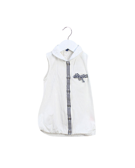 A White Sleeveless Tops from Nicholas & Bears in size 4T for girl. (Front View)